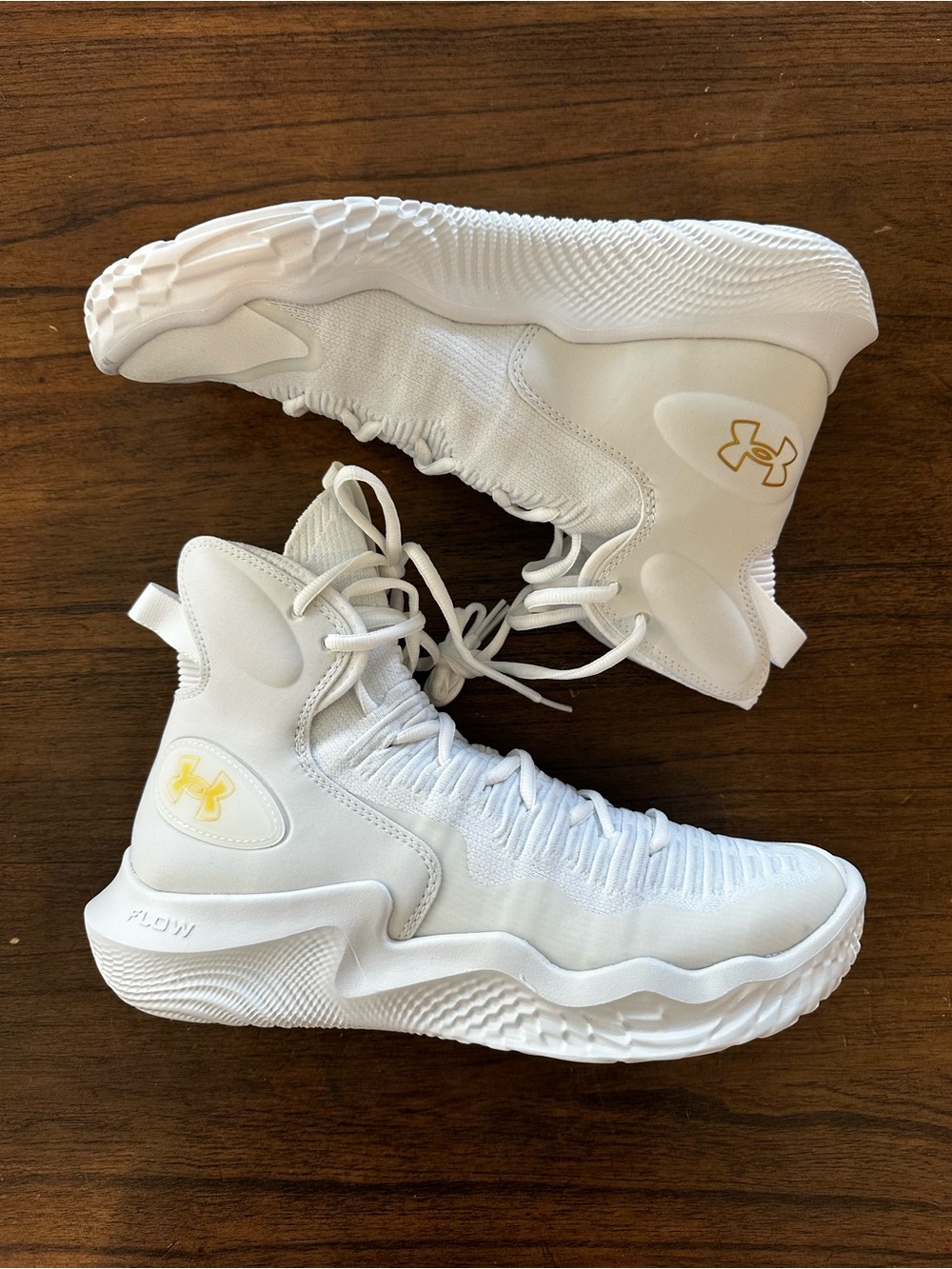 Under Armour Highlight Ace Volleyball Shoes Women’s 10 White 3027083-100